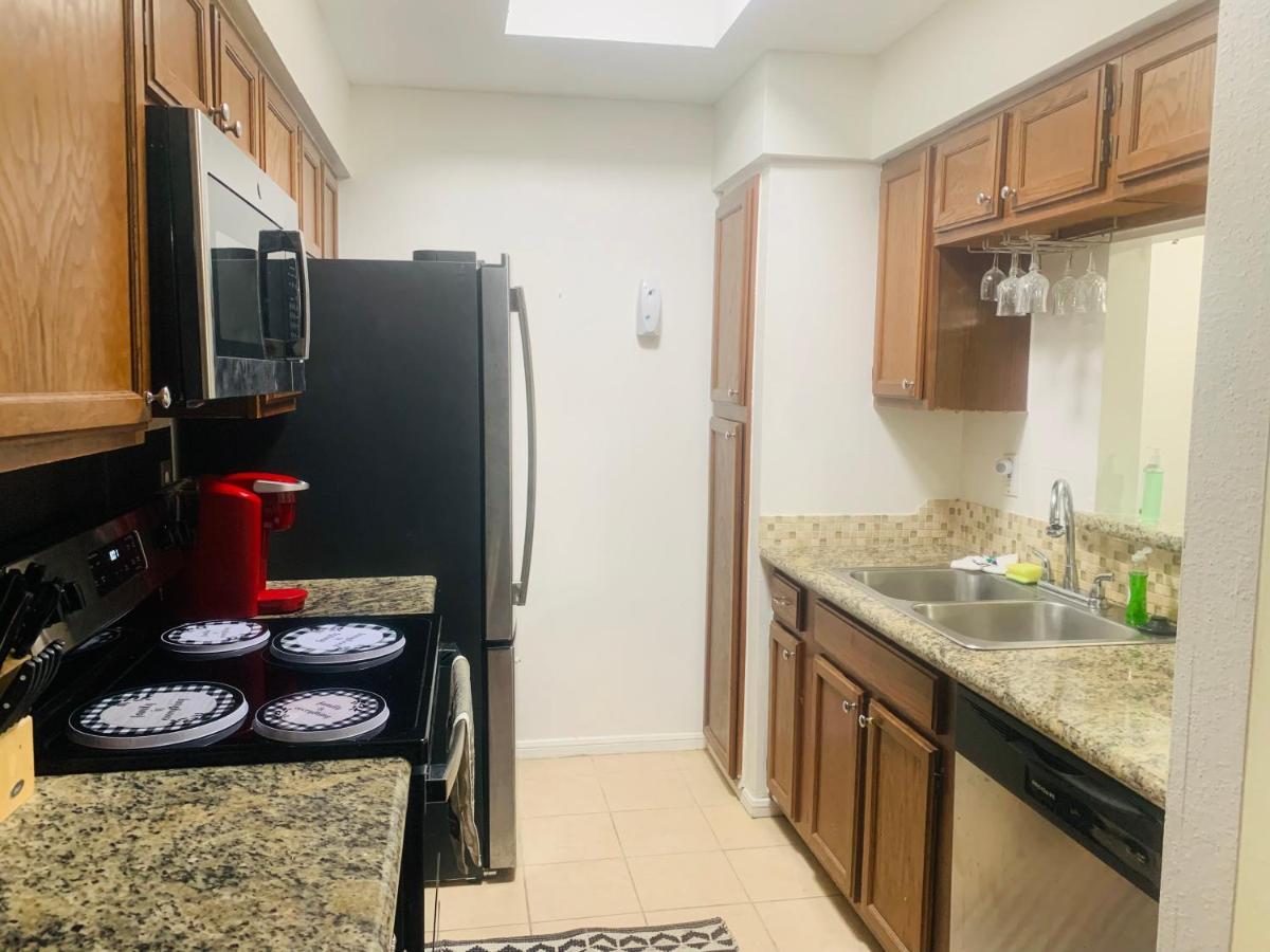 Sherbrooke Square Townhomes ヒューストン エクステリア 写真